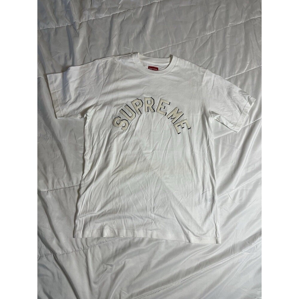 Supreme “Chenille Arc Top” Logo FW15 Men’s Size Large White T-Shirt